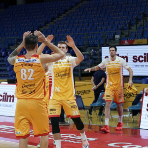 ★ [SCILM] [LED Fronte Tv] [Carpegna Prosciutto Basket Pesaro - UNAHOTELS Reggio Emilia] 