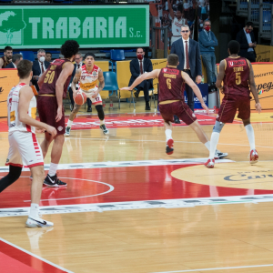 ★ [Trabaria] [Led Retro-Panchina] [Carpegna Prosciutto Basket Pesaro - Umana Reyer Venezia] 