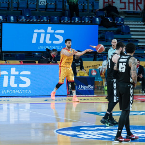★ [NTS INFORMATICA S.R.L.] [LED Fronte Tv] [Carpegna Prosciutto Basket Pesaro - Virtus Segafredo Bologna] 
