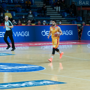 ★ [EDEN VIAGGI] [LED Fronte Tv] [Carpegna Prosciutto Basket Pesaro - Virtus Segafredo Bologna] 
