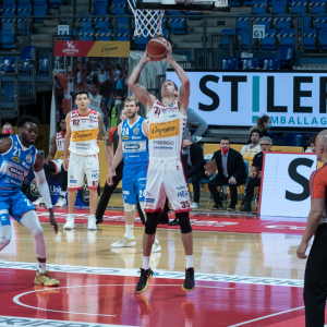 ★ [VITRIFRIGO] [Canotta gara - Fronte - Secondo Sponsor] [Carpegna Prosciutto Basket Pesaro - De' Longhi Treviso Basket] 