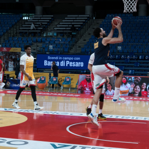 ★ [Banca di Pesaro - BCC] [LED Fronte Tv] [Carpegna Prosciutto Basket Pesaro - De' Longhi Treviso Basket] 