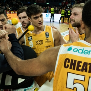 ★ [EDEN VIAGGI] [Canotta gara - Retro - Sponsor Ufficiale] [Carpegna Prosciutto Pesaro - Virtus Segafredo Bologna] 